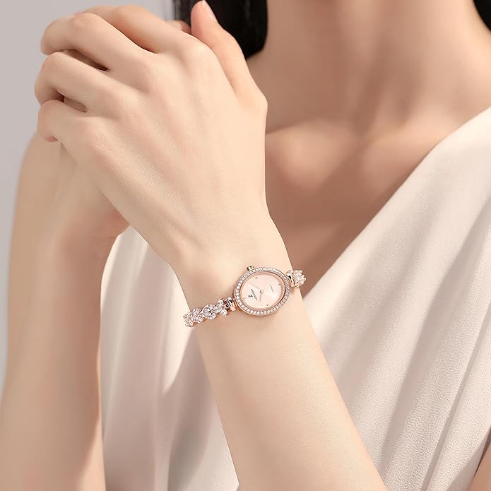 LANZOOM Retro Women's Quartz Watch - Stainless Steel case,Gold Filled, Ideal Gift for Holidays and Special Occasions.