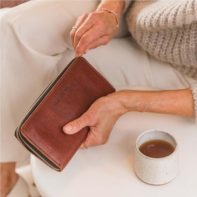 Portland Leather Goods Women's Accordion Zip Wallet – Handcrafted in Durable, Full-Grain Leather – 8 Card Slots & Secure Zippered Pocket – Nutmeg