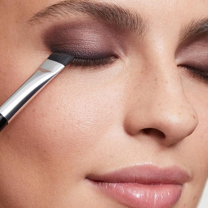 The Corner Brush Eye Stamper