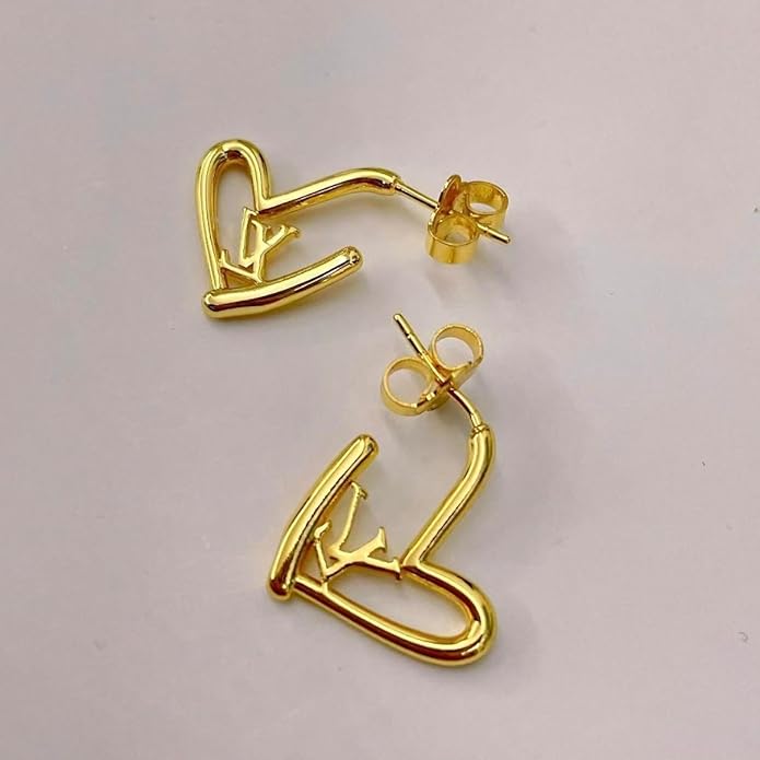 18K Gold Luxurious Heart Drop Earrings Designer-Crafted Elegant Statement Jewelry for Women Premium Tarnish-Resistant Fashion Accessory with Artistic Heart Silhouette Christmas gift
