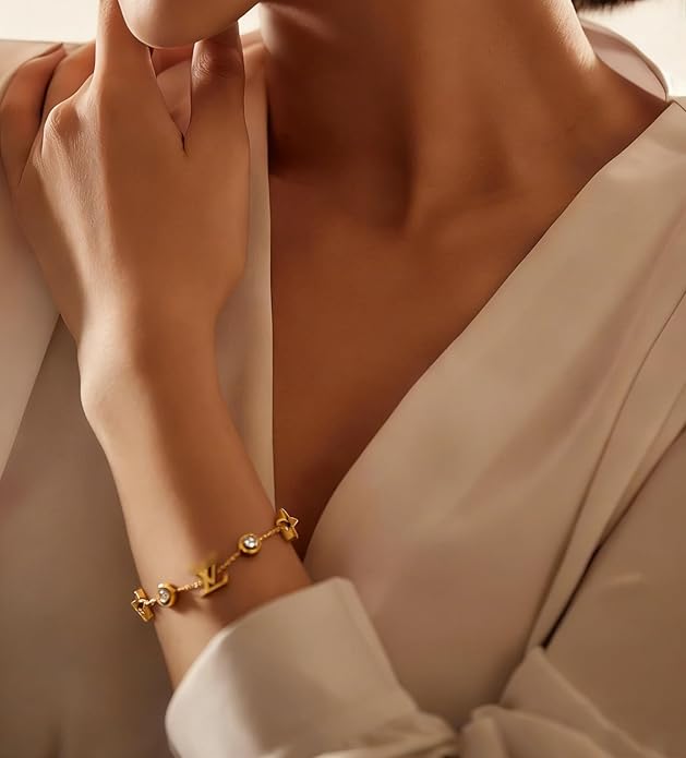 Gold Chain Bracelet with Crystal Accents, Luxury Logo Design, Fashion Jewelry for Women and Men