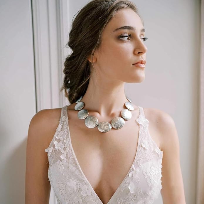 Elegant Gold Choker Necklace and Earring Set for Women, Textured Jewelry Set, Statement Necklace & Drop Earrings for Parties and Events