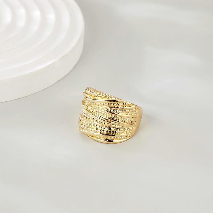 Mytys 2 Tone Intertwined Crossover Statement Ring Fashion Chunky Band Rings for Women Wide Index Finger Rings Costume Jewelry