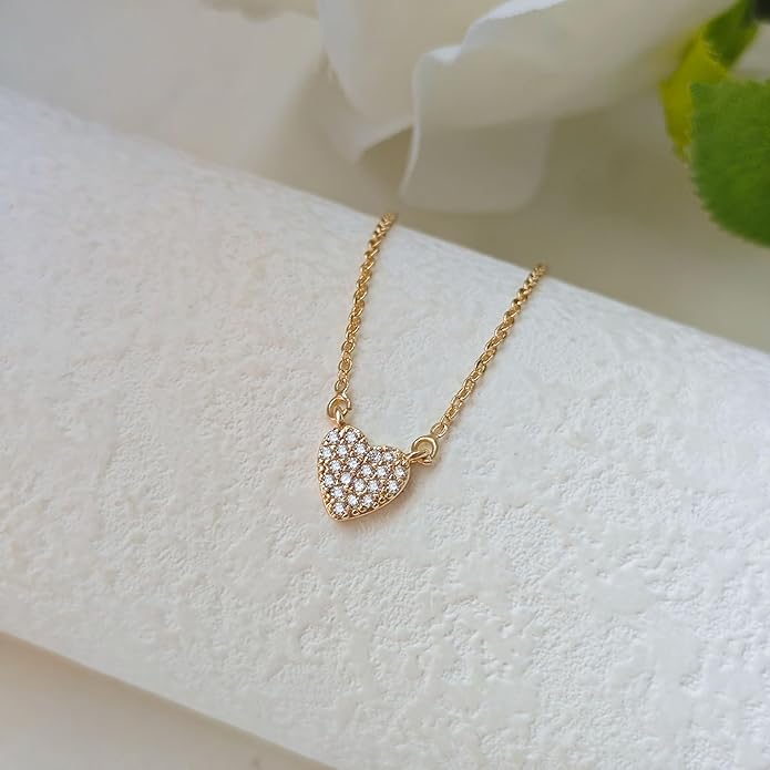 Cute Heart Necklace for Women Gold/Silver Plated Heart Pendant Choker Necklaces Tendy Love Heart Chain Necklace Dainty Gold/Silver Necklace Jewelry Gifts for Women