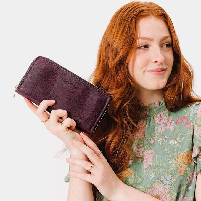 Portland Leather Goods Women's Accordion Zip Wallet – Handcrafted in Durable, Full-Grain Leather – 8 Card Slots & Secure Zippered Pocket – Plum