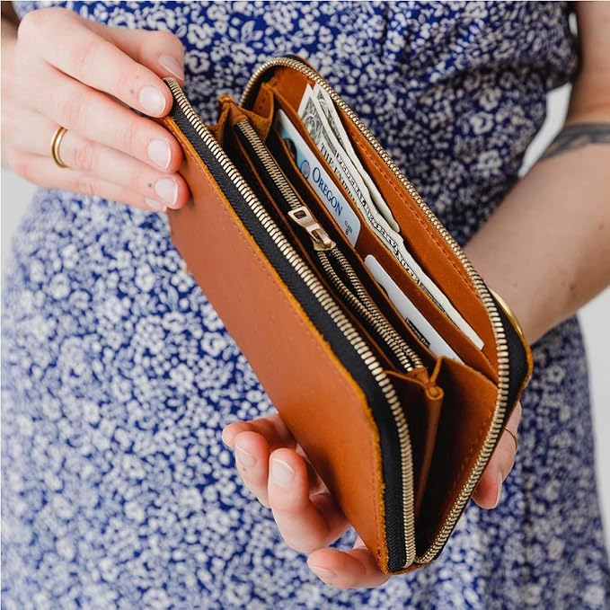 Portland Leather Goods Women's Accordion Zip Wallet – Handcrafted in Durable, Full-Grain Leather – 8 Card Slots & Secure Zippered Pocket – Honey