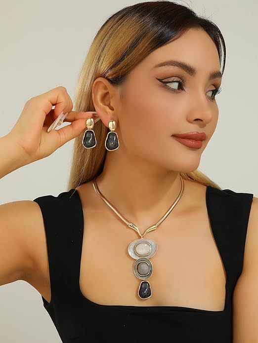 Chunky Statement Jewelry Set Blue Ocean Seashell Choker Necklaces Earrings Set for Women Pearl Bib Collar Necklaces for Party Prom Pageant Summer Fashion Jewelry Unique Birthday Gift