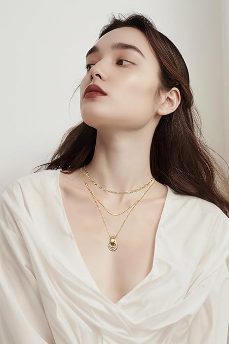 Gold Knot Pendant Necklace for Women Gold Statement Geometric Necklace Dainty Link Choker Necklace Trendy Jewelry Accessories
