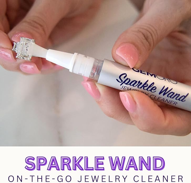 GemOro Sparkle Wand | Jewerly Cleaner Pen for On-The-Go | Travel Size Portable Cleaning Solution for Rings & Jewelry | Safe on Diamonds, Gemstones & Moissantie with Free Microfiber Cleaning Cloth
