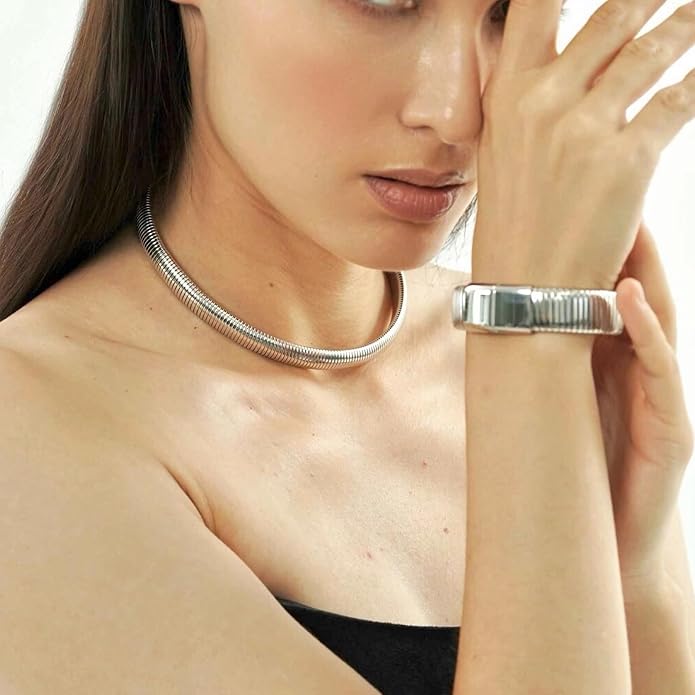 MISS RIGHT Gold Chunky Stretch Snake Chain Bangle Bracelets Stack for Women Trendy, 18K Gold Filled Stainless Steel Stretchy Womens Stackable Wristband Bangles Bracelet Set