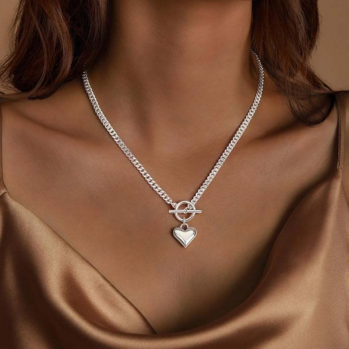 Cute Heart Necklace for Women Gold/Silver Plated Heart Pendant Choker Necklaces Tendy Love Heart Chain Necklace Dainty Gold/Silver Necklace Jewelry Gifts for Women