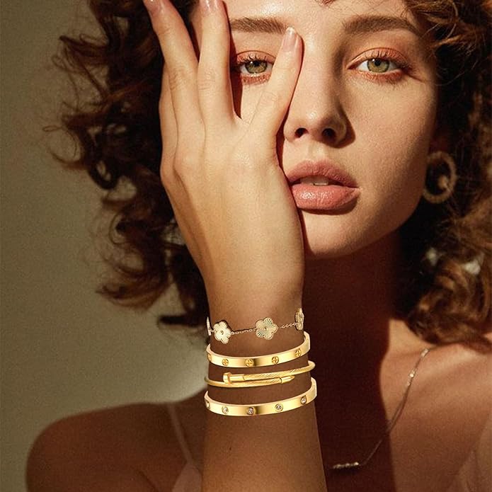 Gold Bracelets for Women- 4Pcs 18K Gold Plated Stackable Floral Clover Bracelets ,Stainless Steel Bangle Non Tarnish, Gold Bracelet Set Trendy Jewelry,Christmas Valentines Birthday Gifts-Pulseras Para Mujer