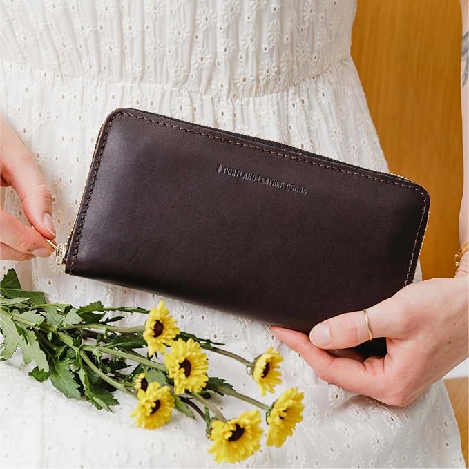 Portland Leather Goods Women's Accordion Zip Wallet – Handcrafted in Durable, Full-Grain Leather – 8 Card Slots & Secure Zippered Pocket – Pebbled Black