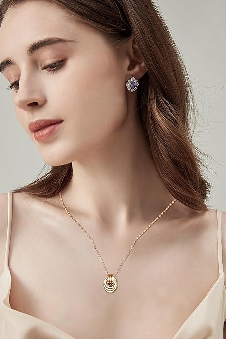 Gold Knot Pendant Necklace for Women Gold Statement Geometric Necklace Dainty Link Choker Necklace Trendy Jewelry Accessories