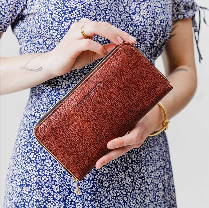 Portland Leather Goods Women's Accordion Zip Wallet – Handcrafted in Durable, Full-Grain Leather – 8 Card Slots & Secure Zippered Pocket – Nutmeg