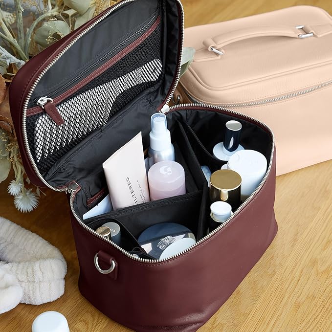 Leatherology Bordeaux XL Train Case – Full-Grain Leather Cosmetic Organizer with Spacious Interior, Removable Dividers, Water-Resistant Lining & D-Rings for Strap